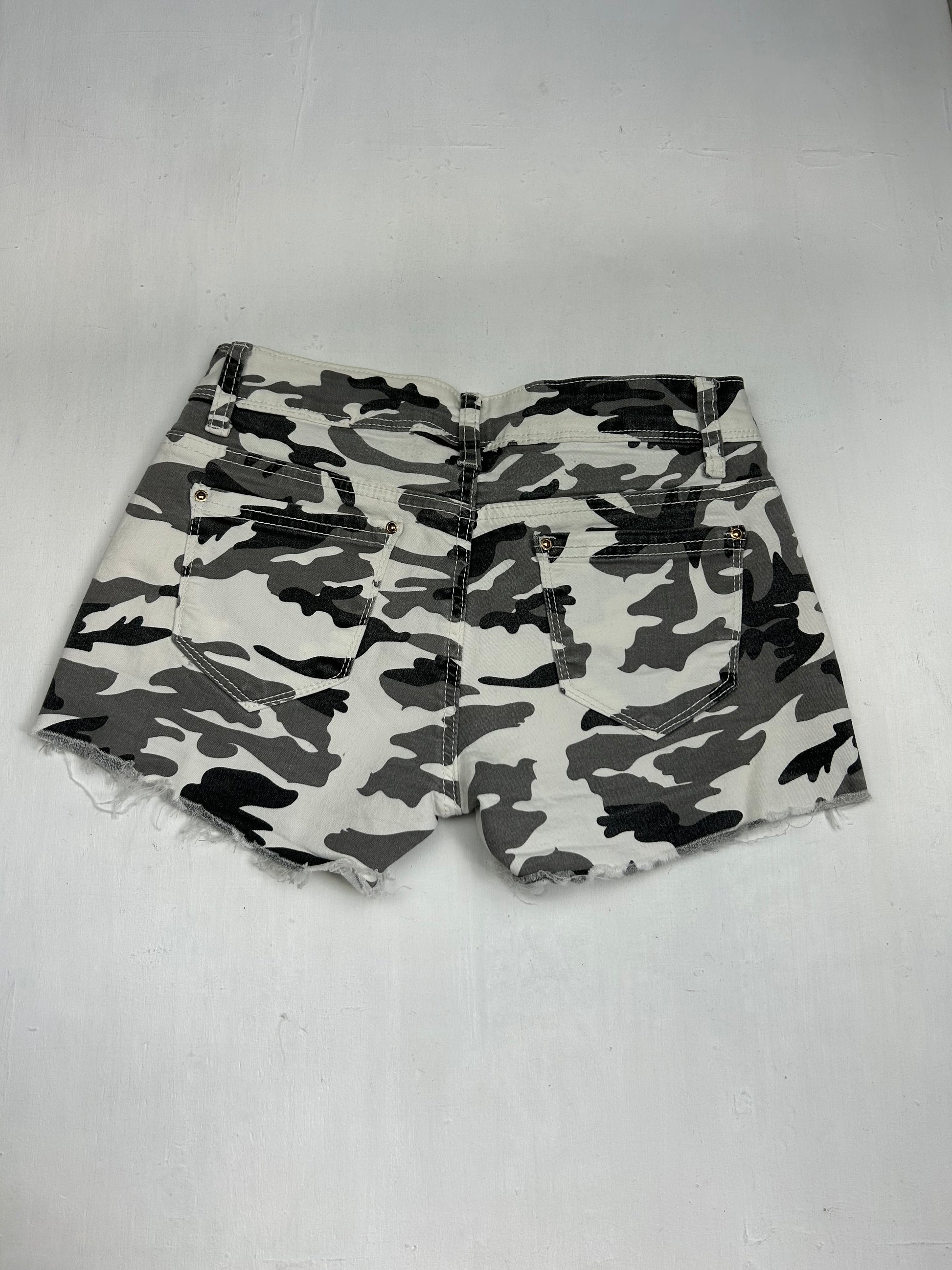 Grey camo denim low rise mini short (XS)