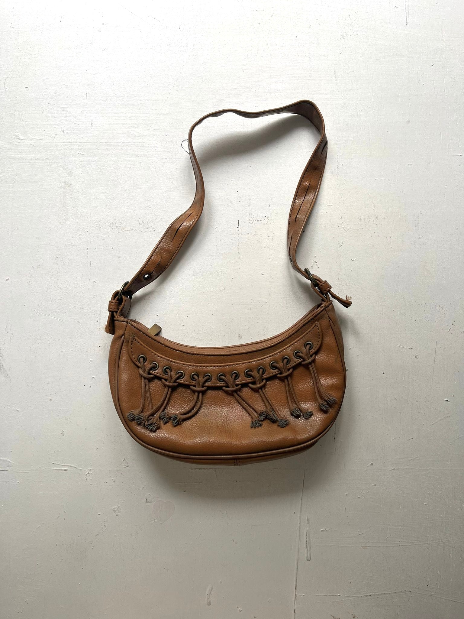 Brown camel western small baguette shoulder bag y2k vintage