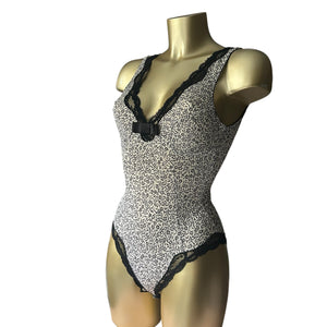 Beige lace detail body top (S)