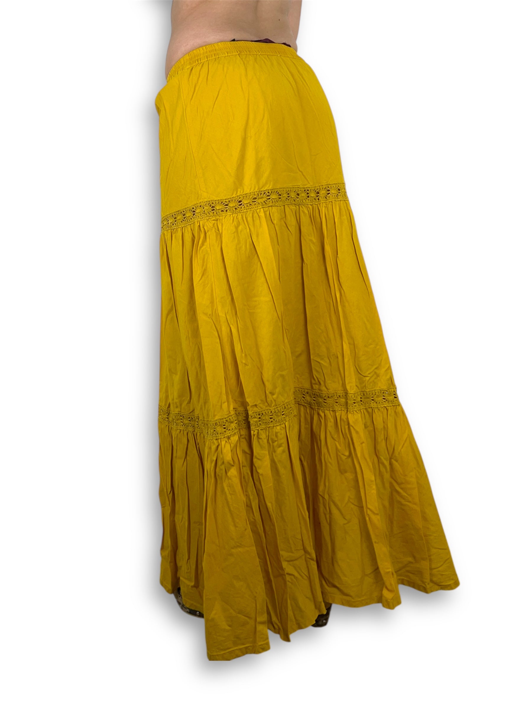 Yellow pleated low rise maxi skirt (M)