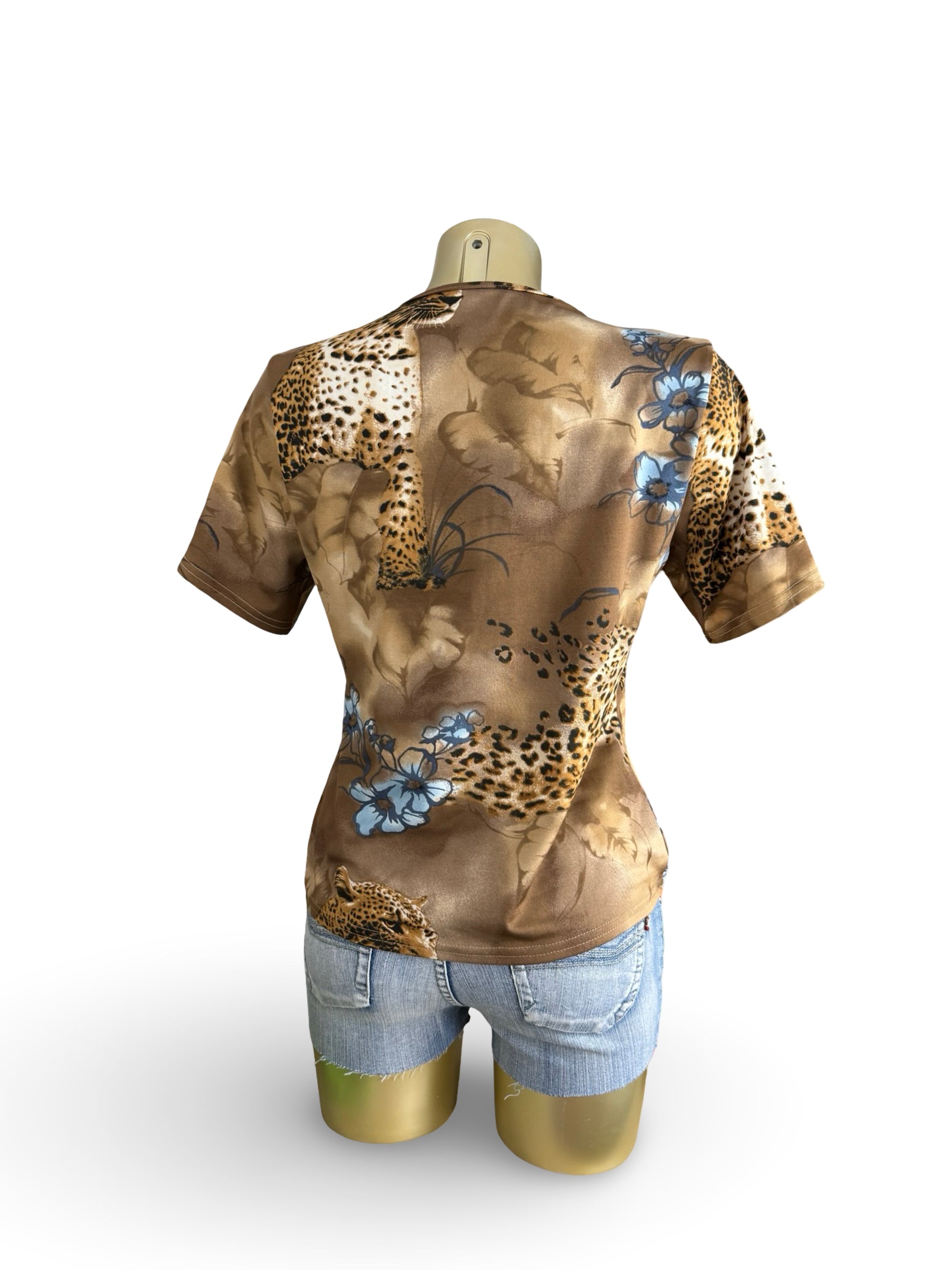 Beige cheetah graphic print  tee (XL)