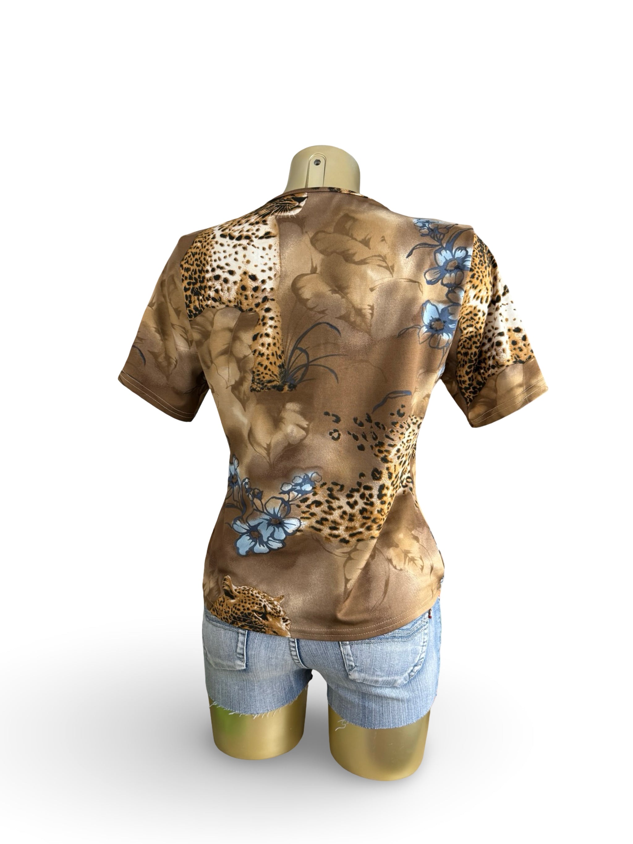 Beige cheetah graphic print  tee (XL)