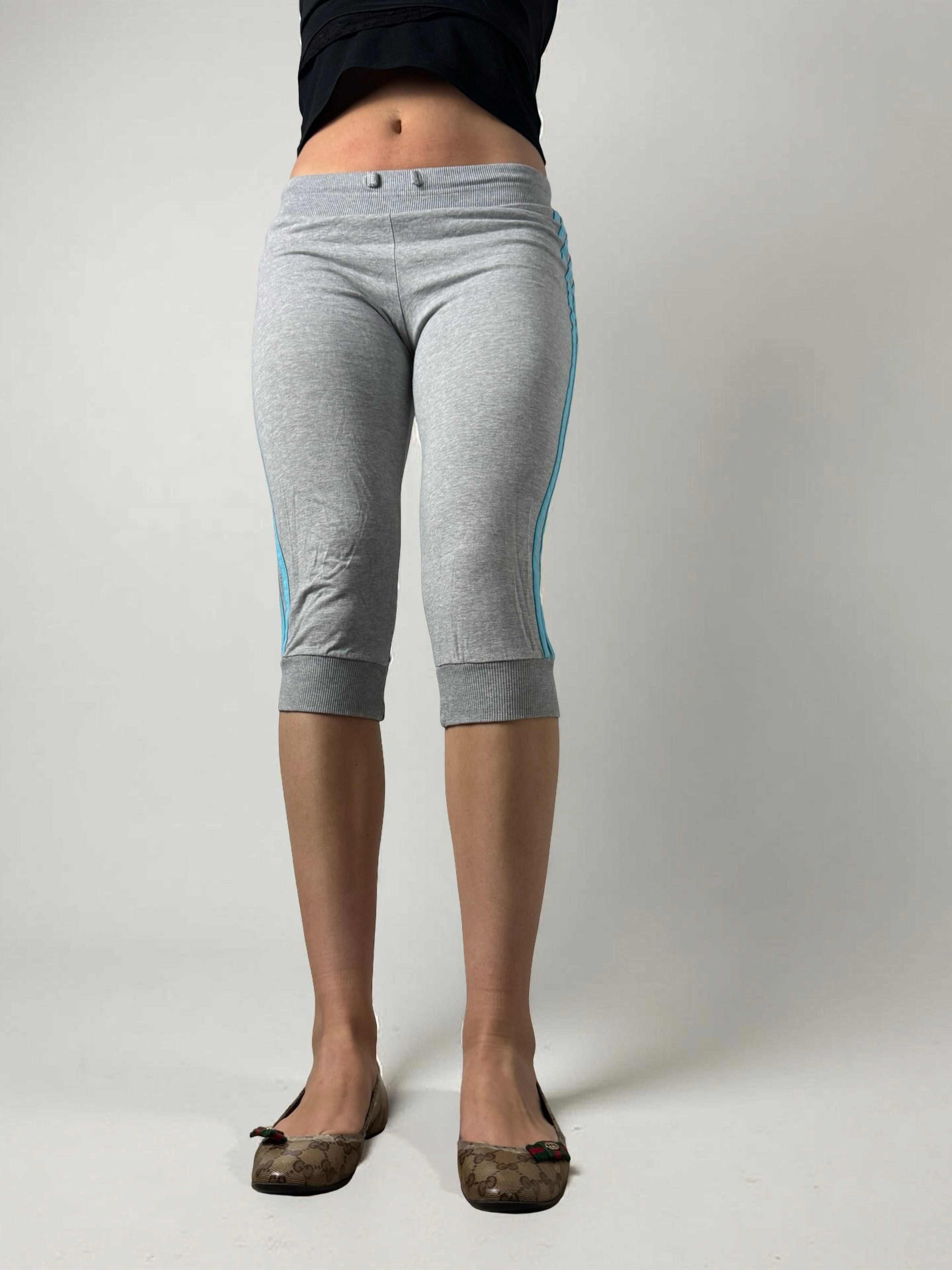 Grey activewear low rise capri pants (S)
