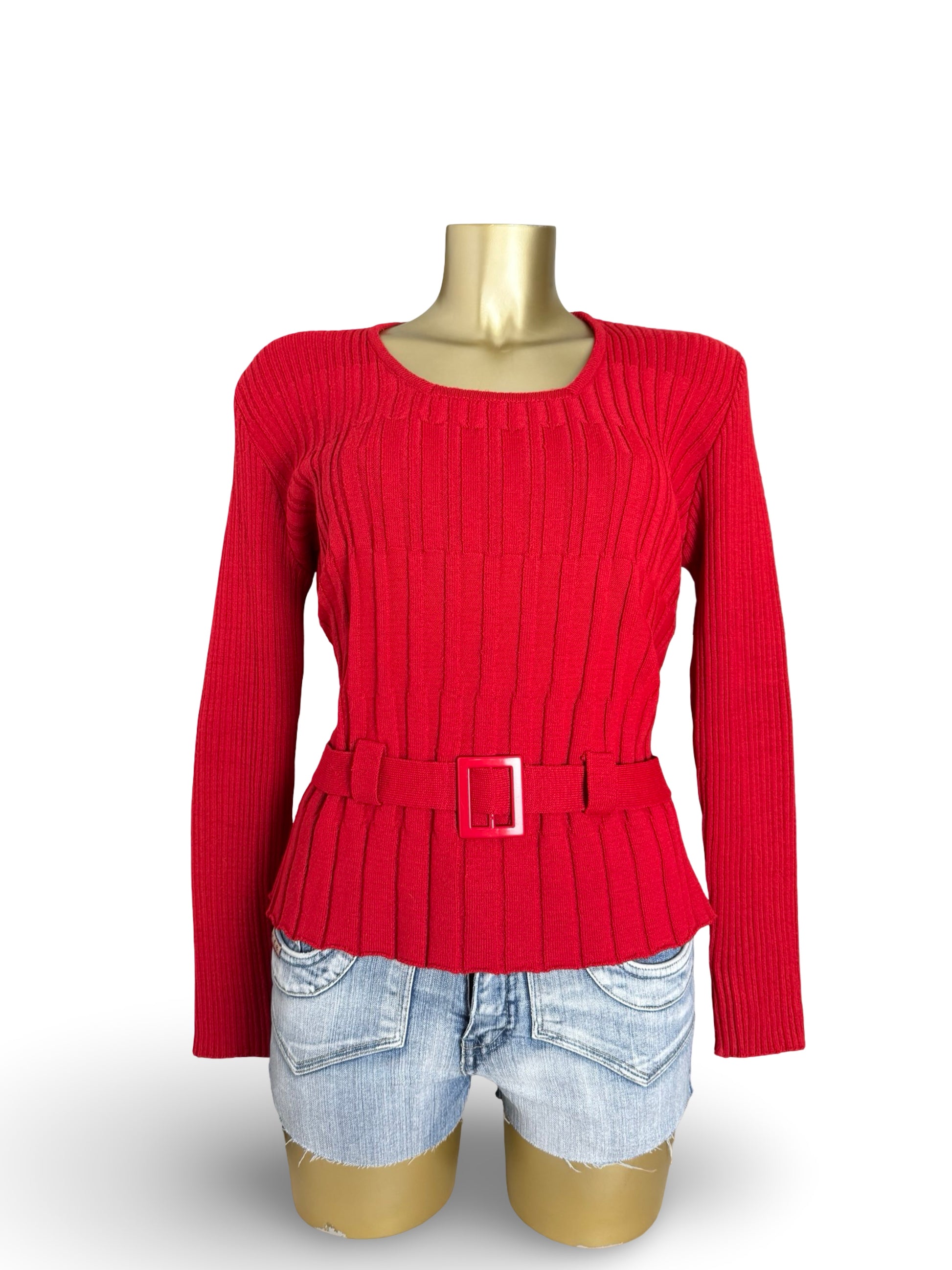 Red ribbed jumper with belt (L)