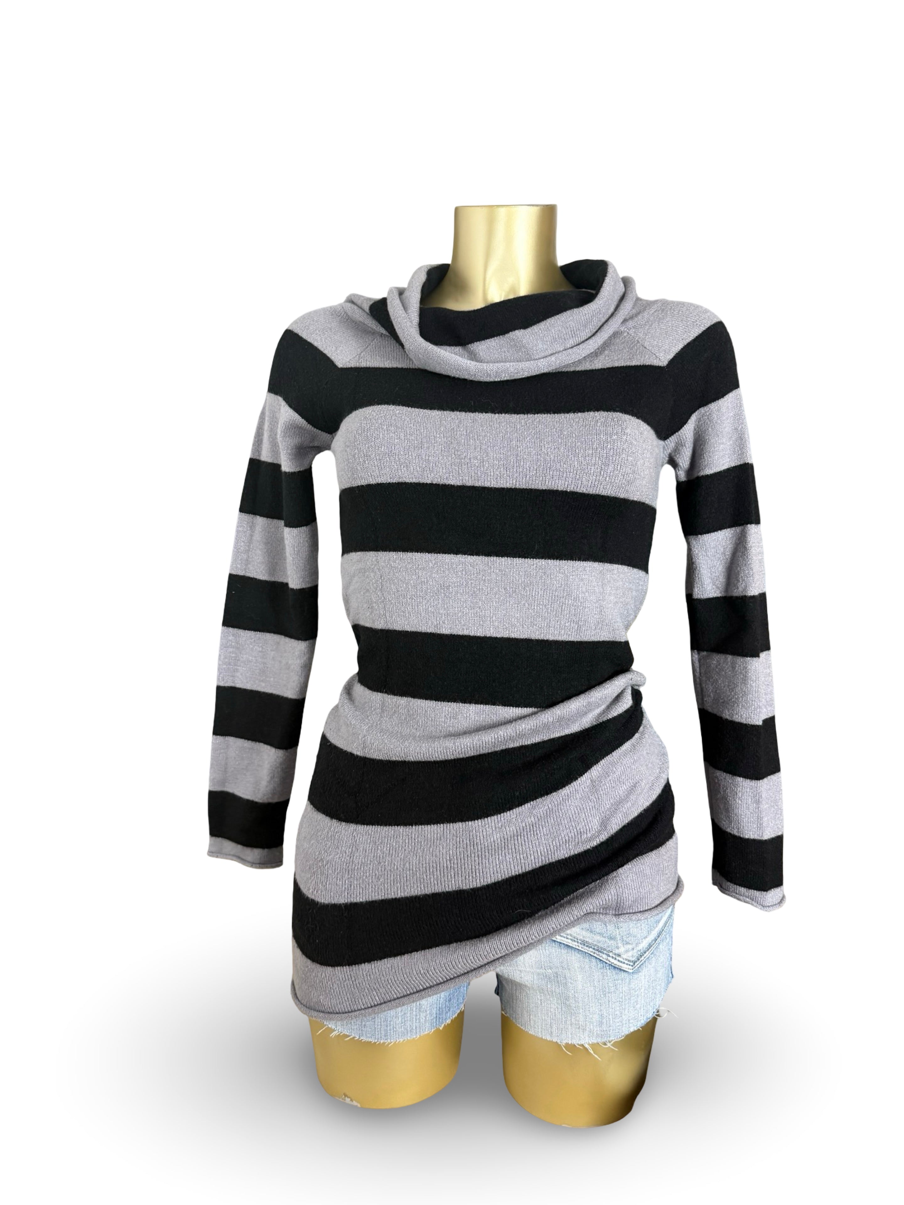 Grey & black striped turtleneck jumper (M)