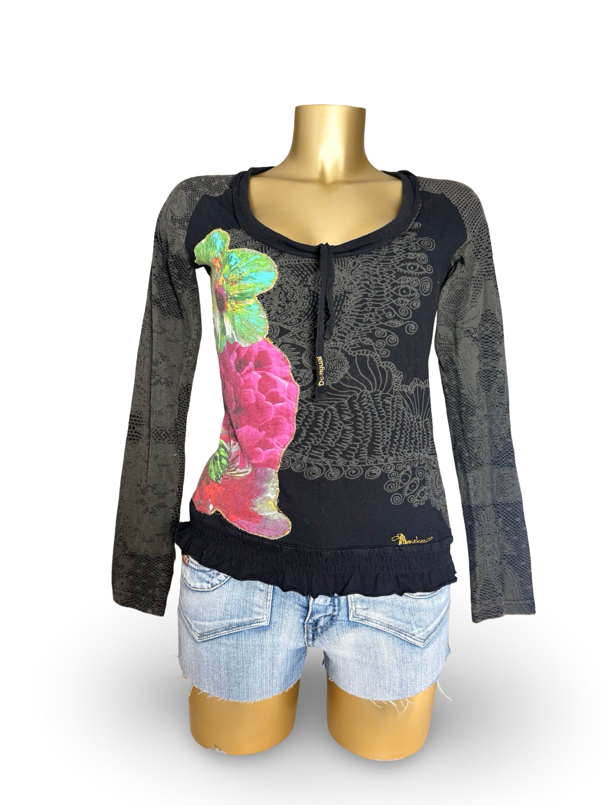 Black graphic long sleeves top (S/M)