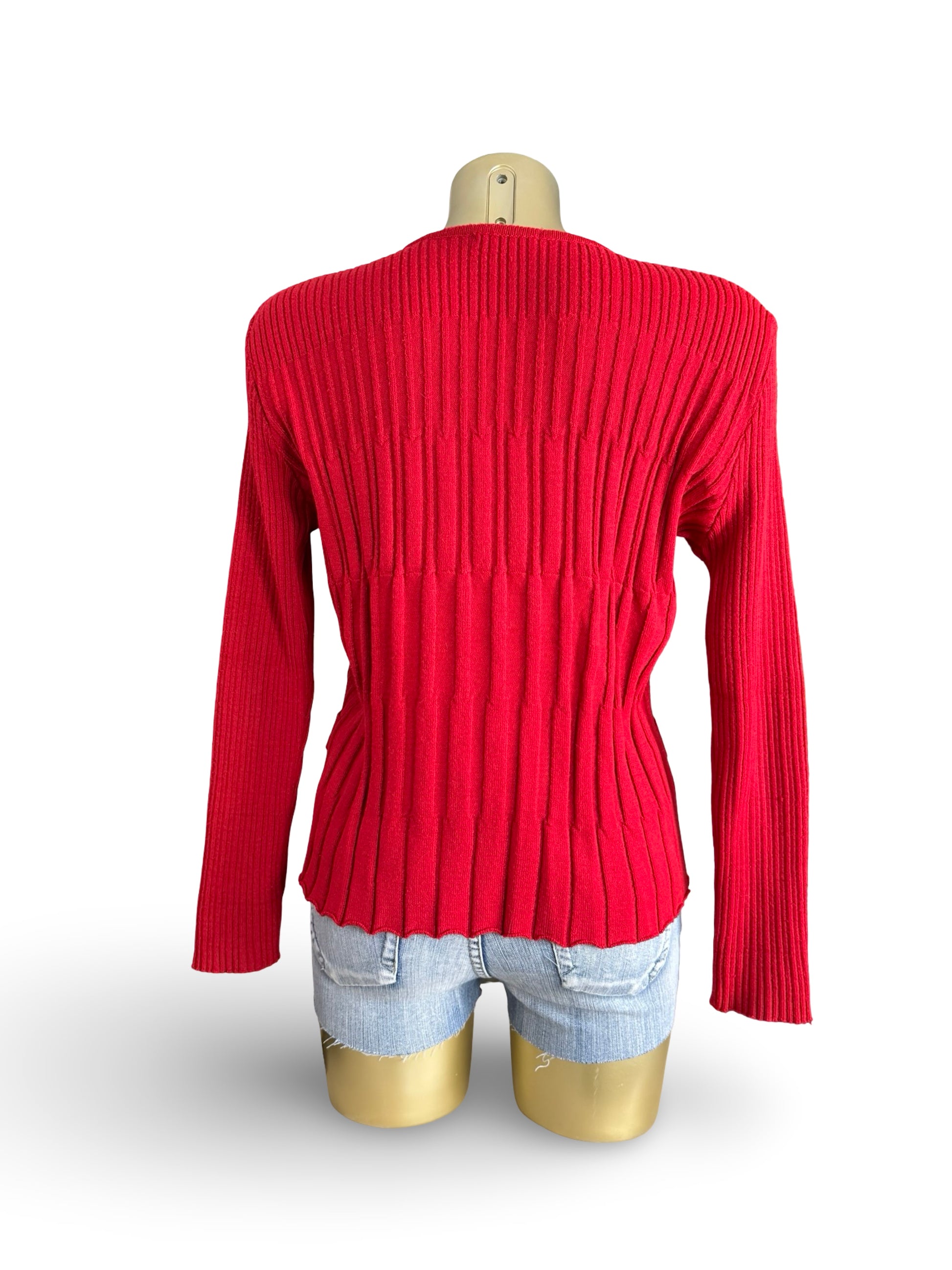 Red ribbed jumper with belt (L)