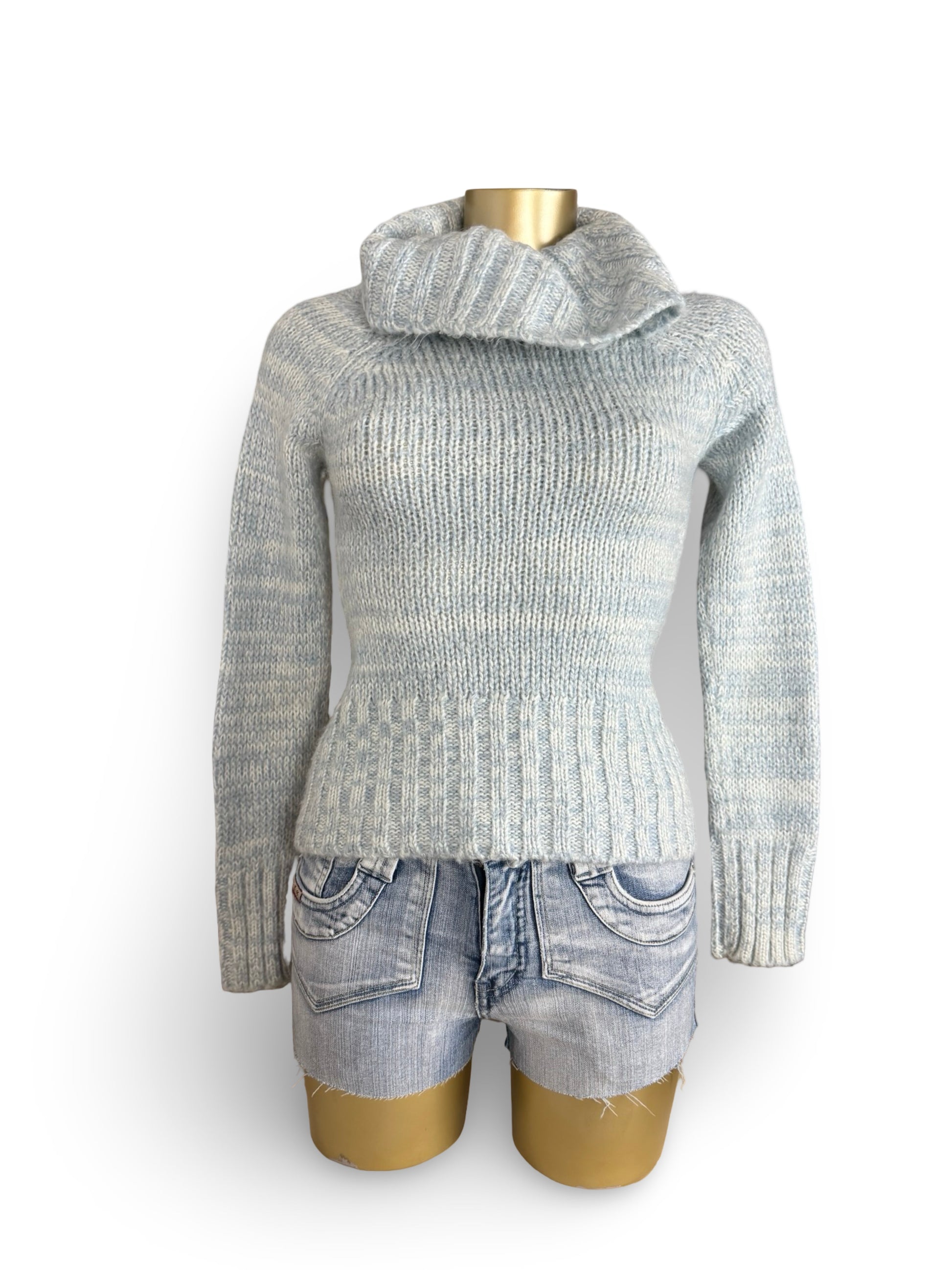 Baby blue turtleneck jumper (S)