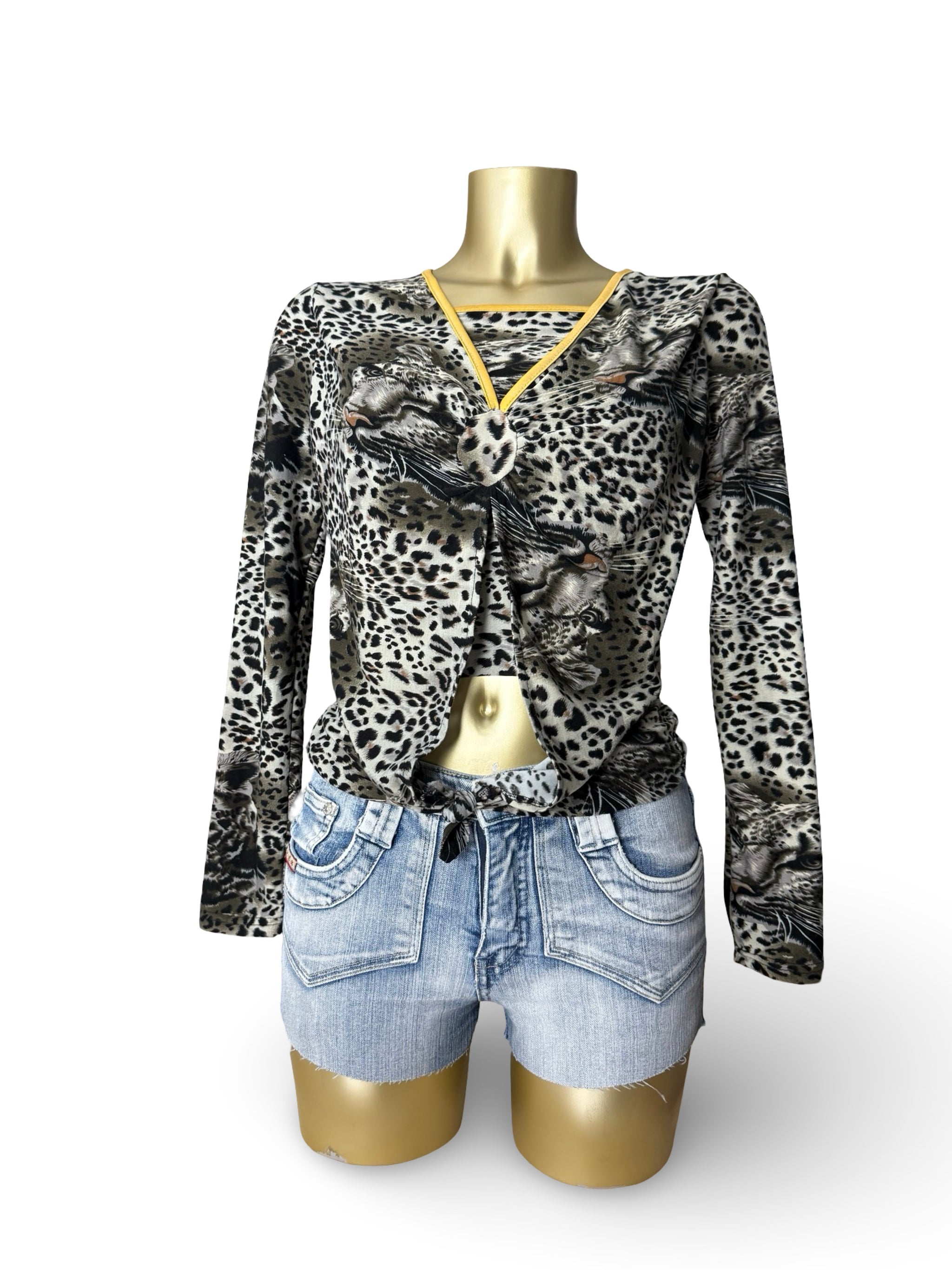 Grey panther print long sleeves top (M/L)
