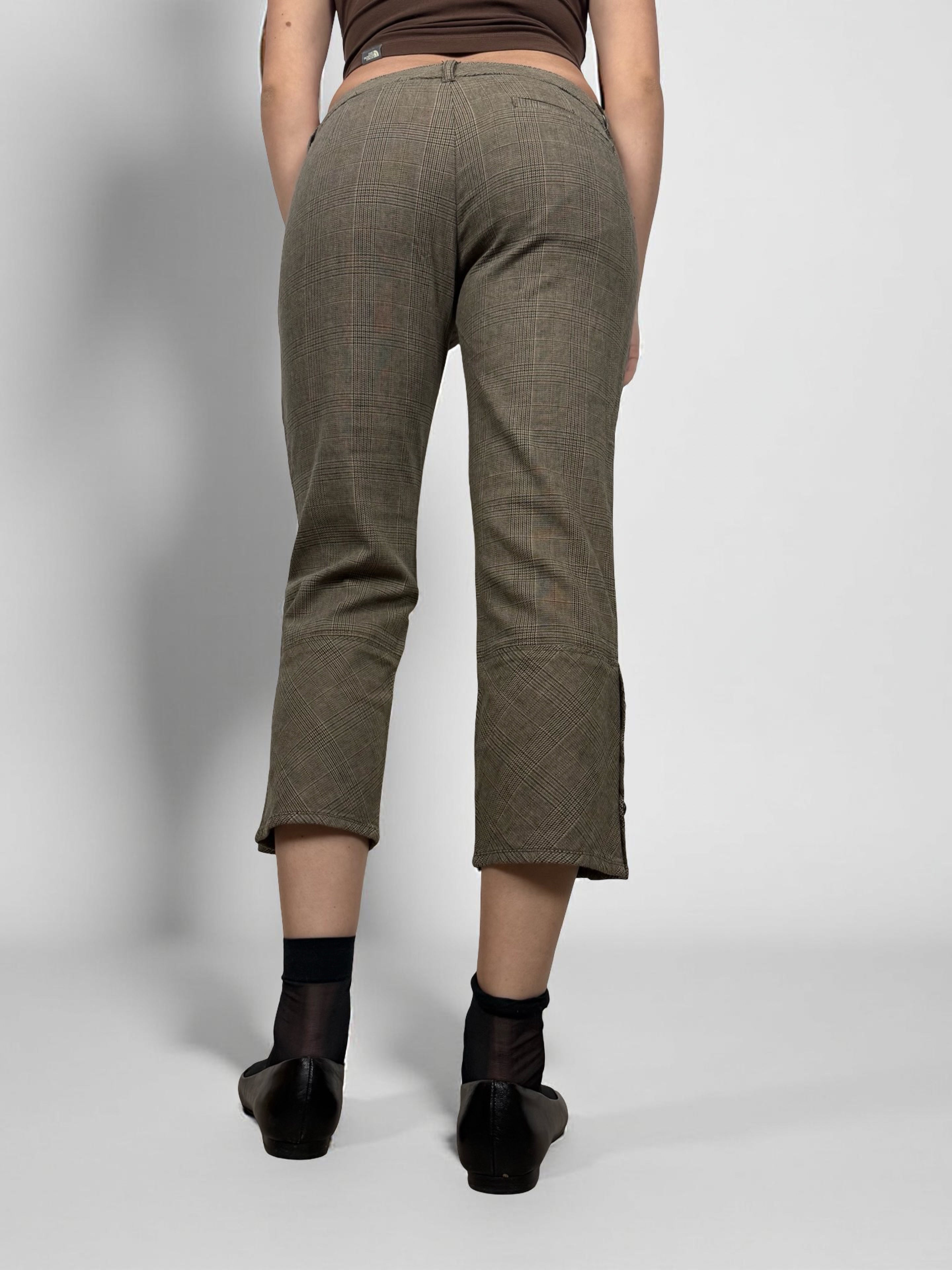 Brown check print low rise capri pants (M)