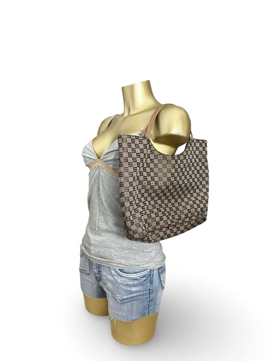 Beige monogram handbag (37x30cm)