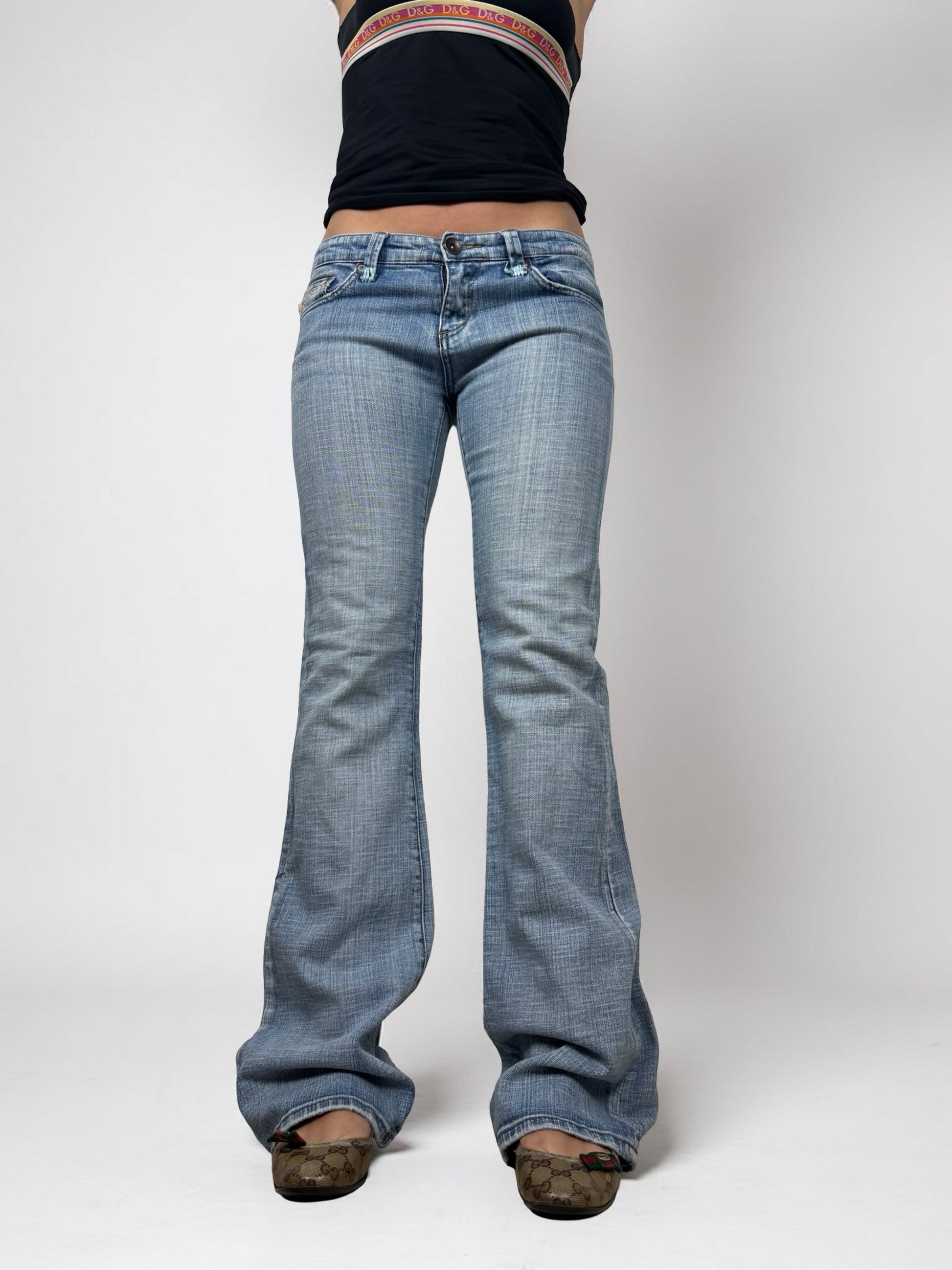 Blue denim low rise flared pants (M)