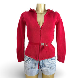Red knitted tight fit hooded jumper with belt (XS)