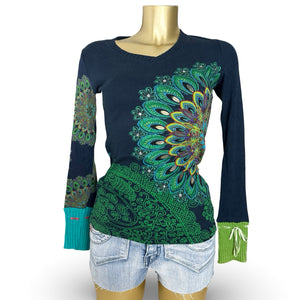 Navy graphic V neck jumper (XS/S)