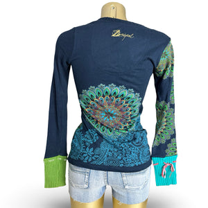 Navy graphic V neck jumper (XS/S)