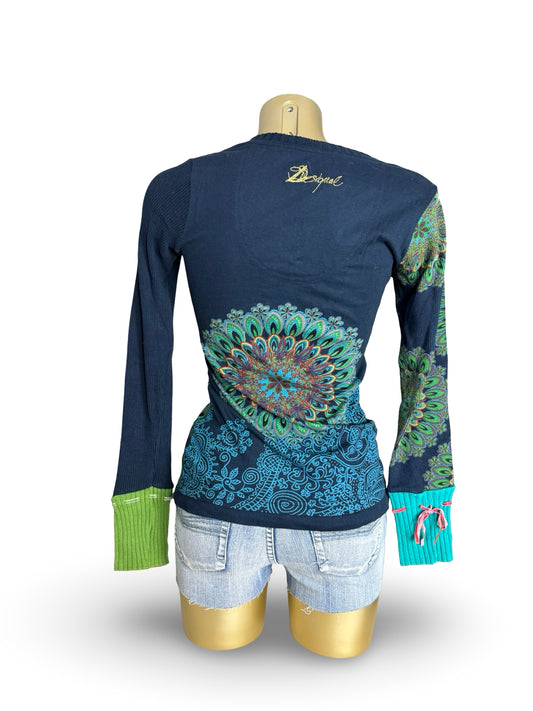 Navy graphic V neck jumper (XS/S)