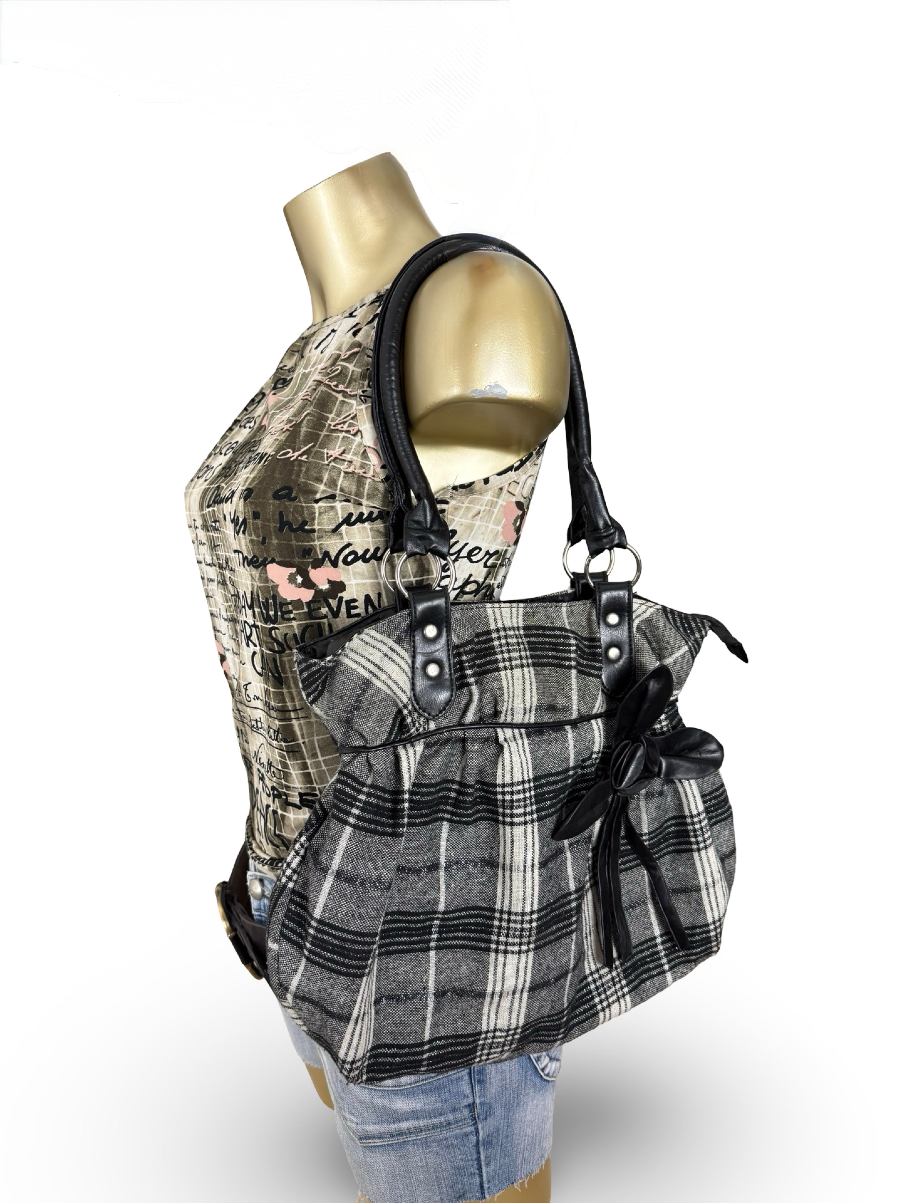 Grey check print shoulder bag (31x28 cm)