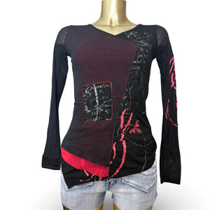 Black & red asymmetric graphic long sleeves top (XS/S)