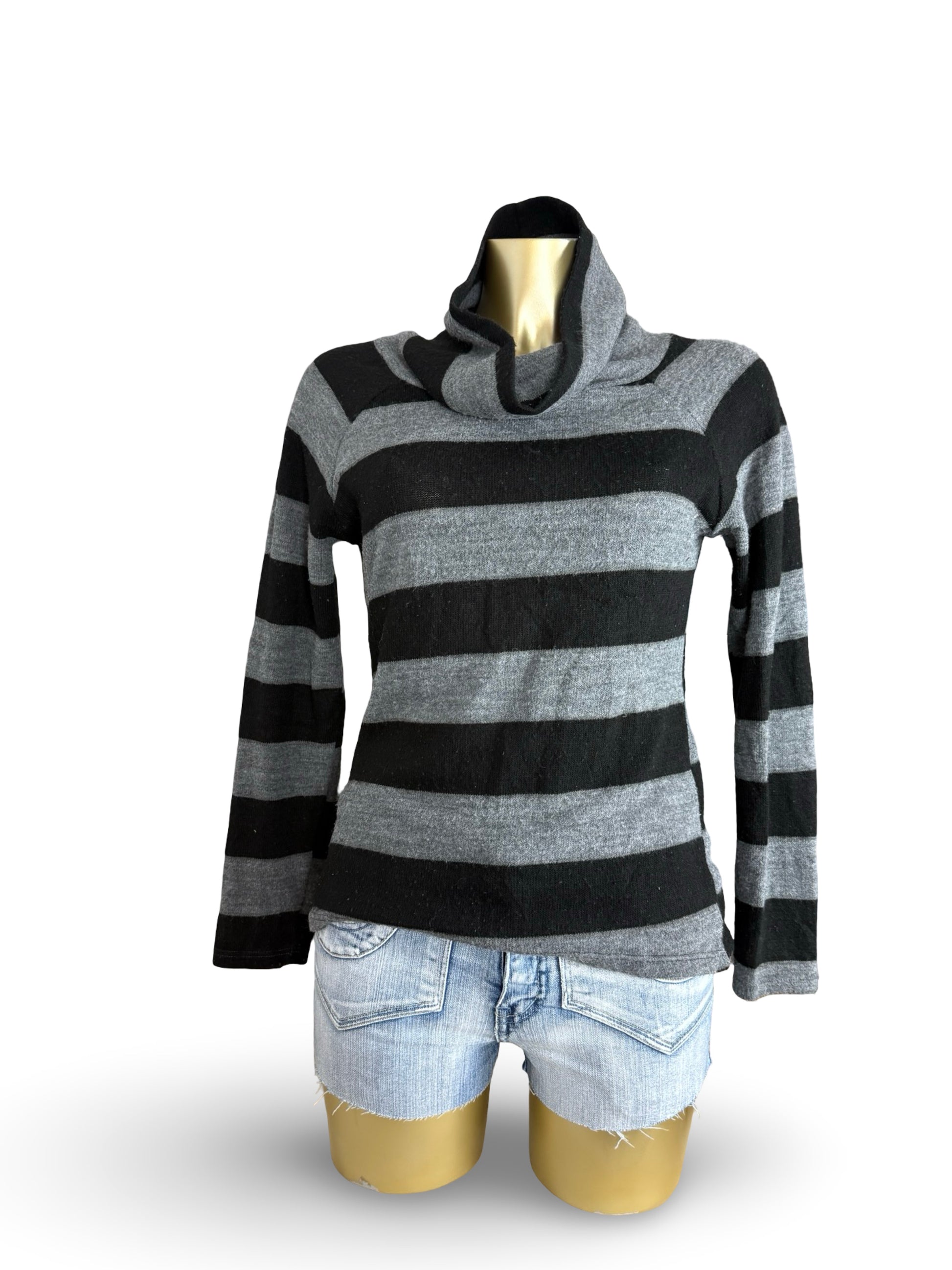 Grey & black turtleneck jumper (S/M)
