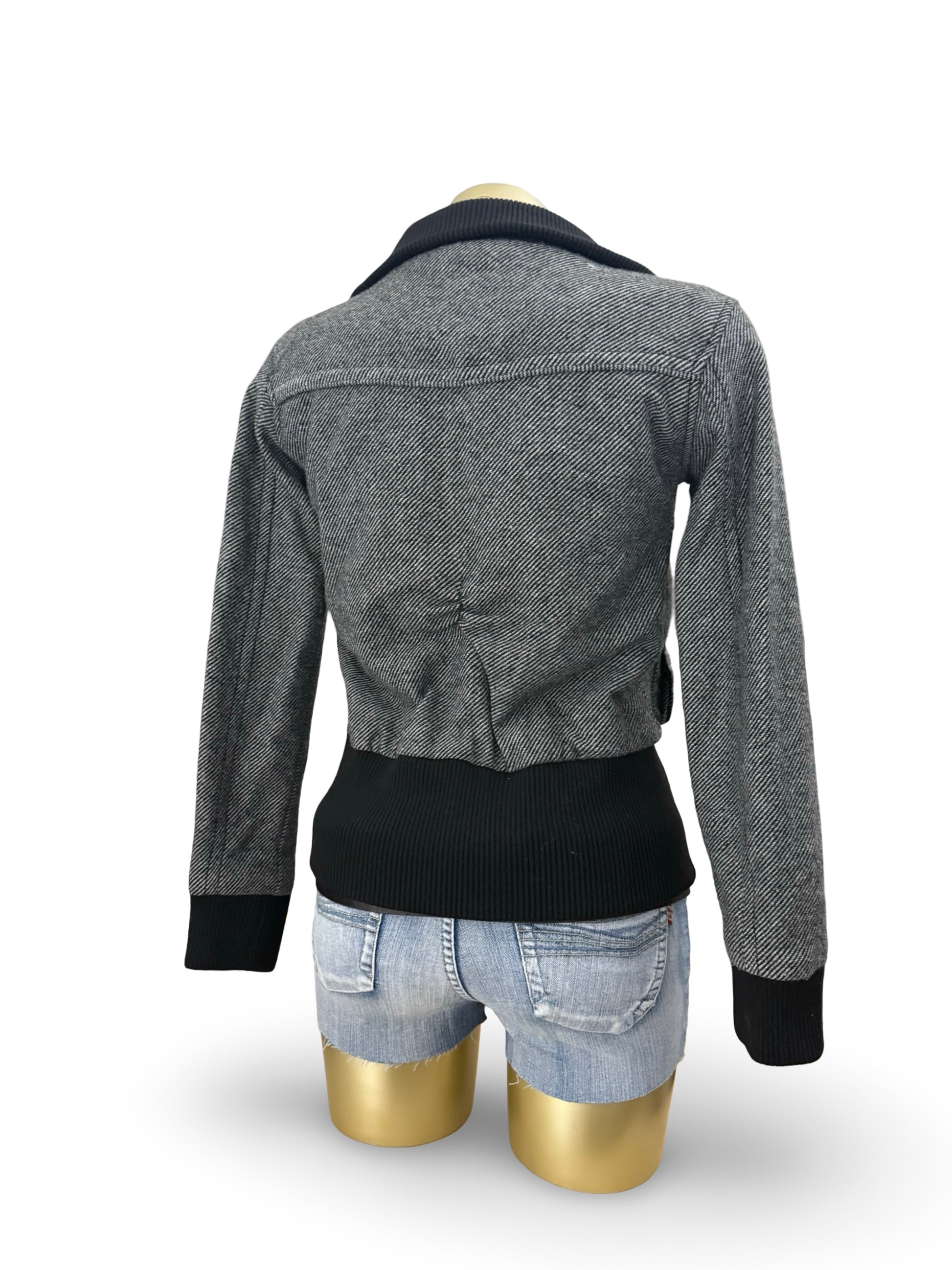 Grey zip up winter jacket (M)