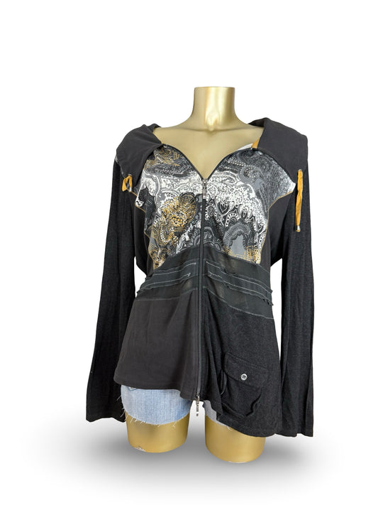 Black graphic zip up long sleeves top (XXL)