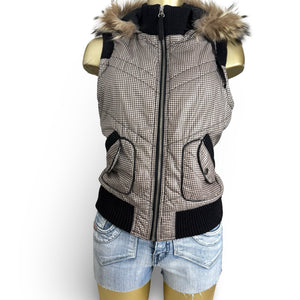 Beige sleeveless zip up hooded puffer jacket (M/L)