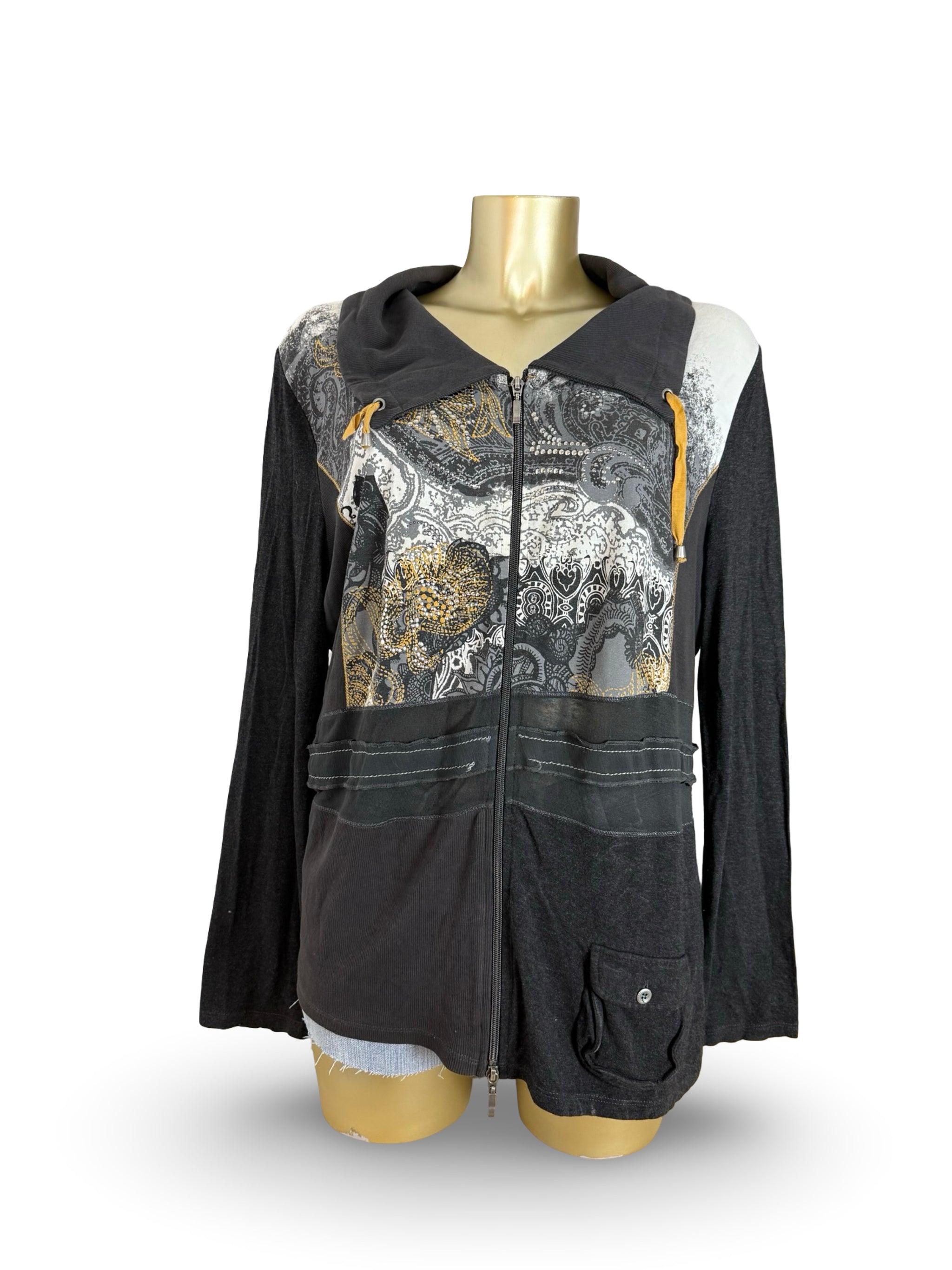 Black graphic zip up long sleeves top (XXL)