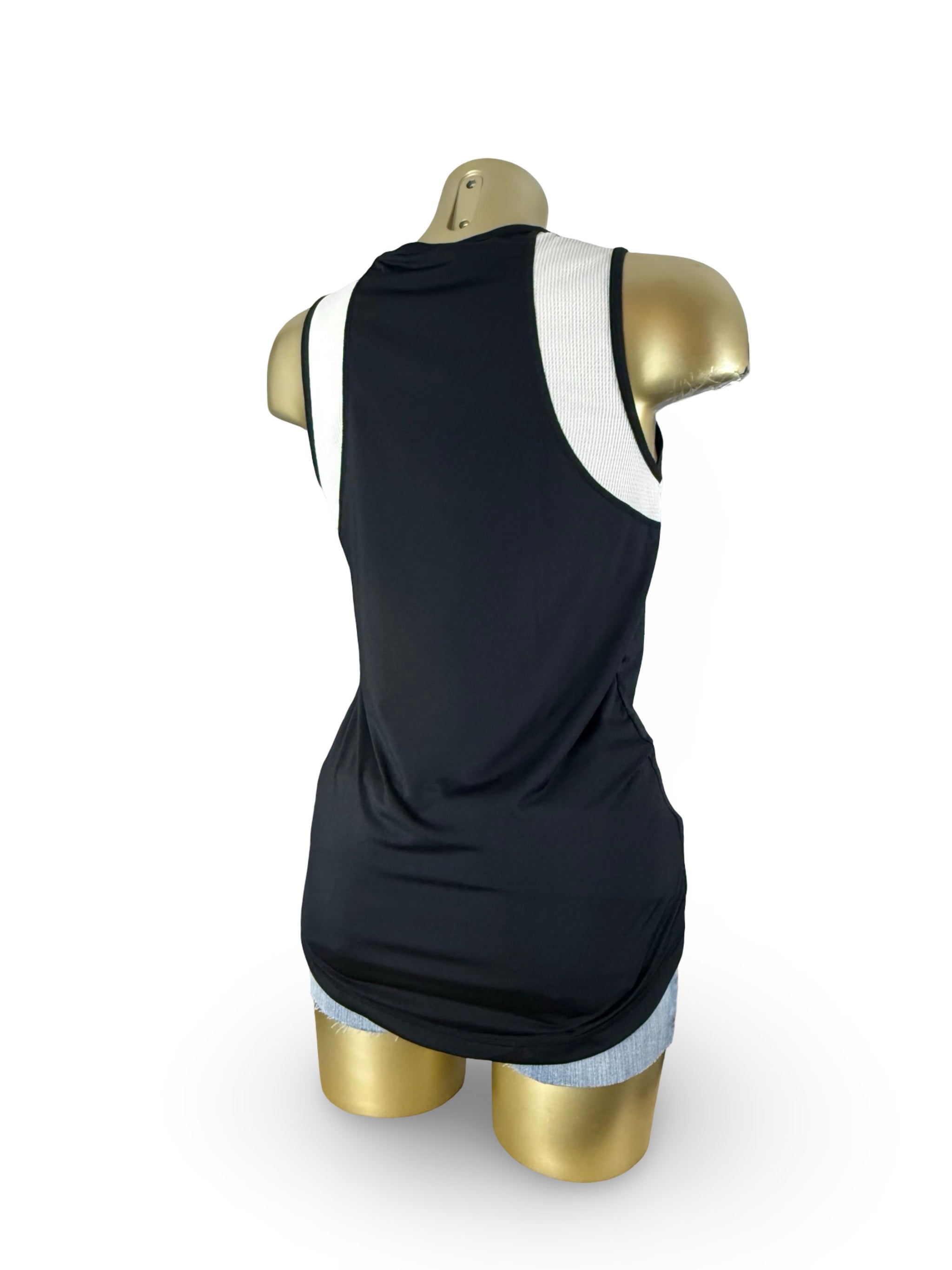 Black activewear tank top (L)