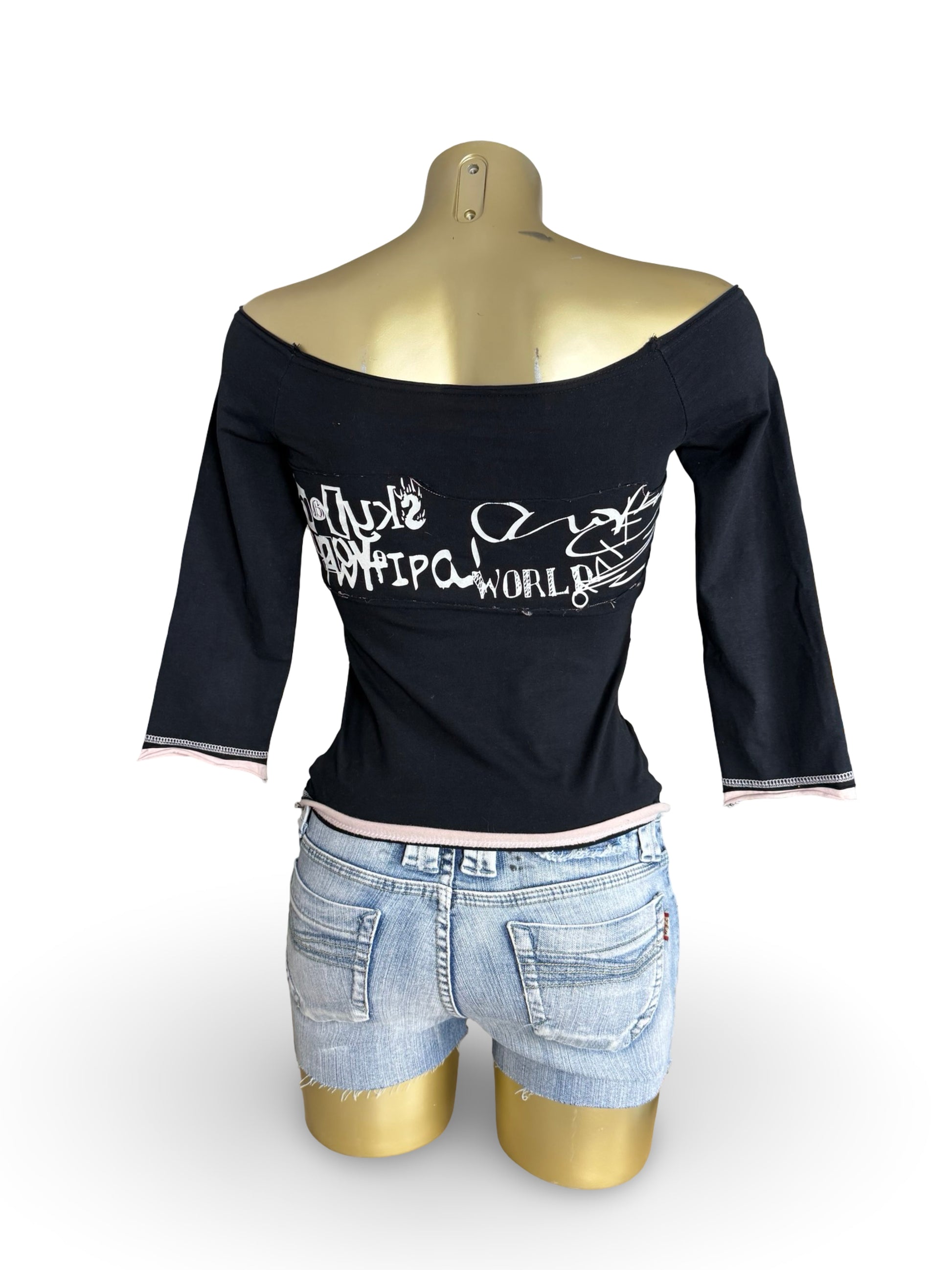 Black graphic tight fit 3/4 sleeves top (S/M)