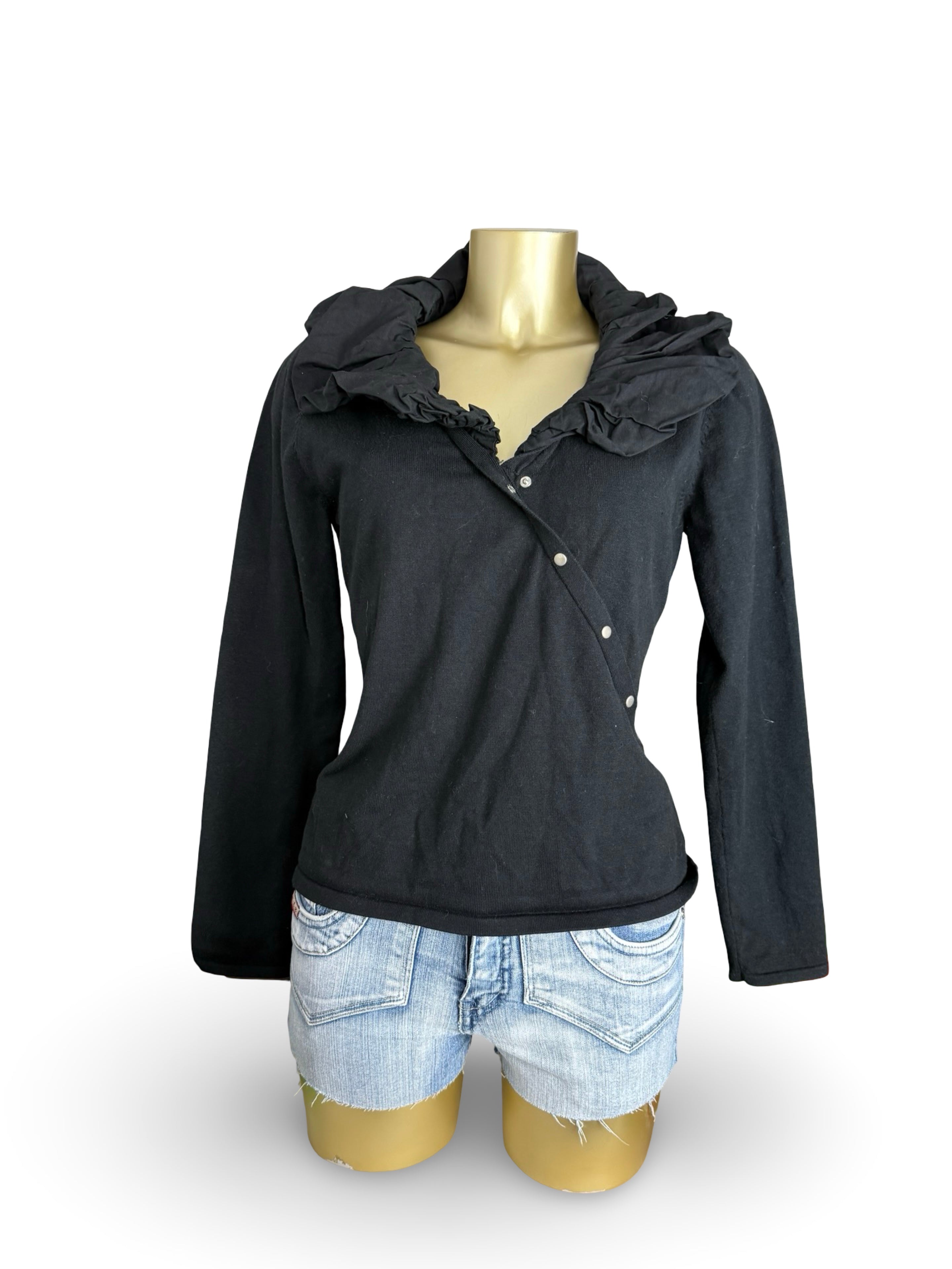 Black buttons up jumper (L)
