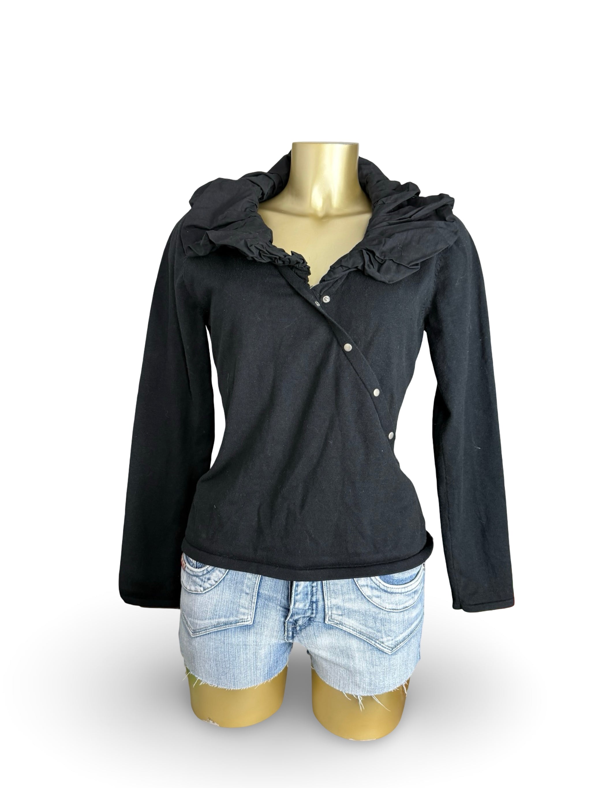 Black buttons up jumper (L)