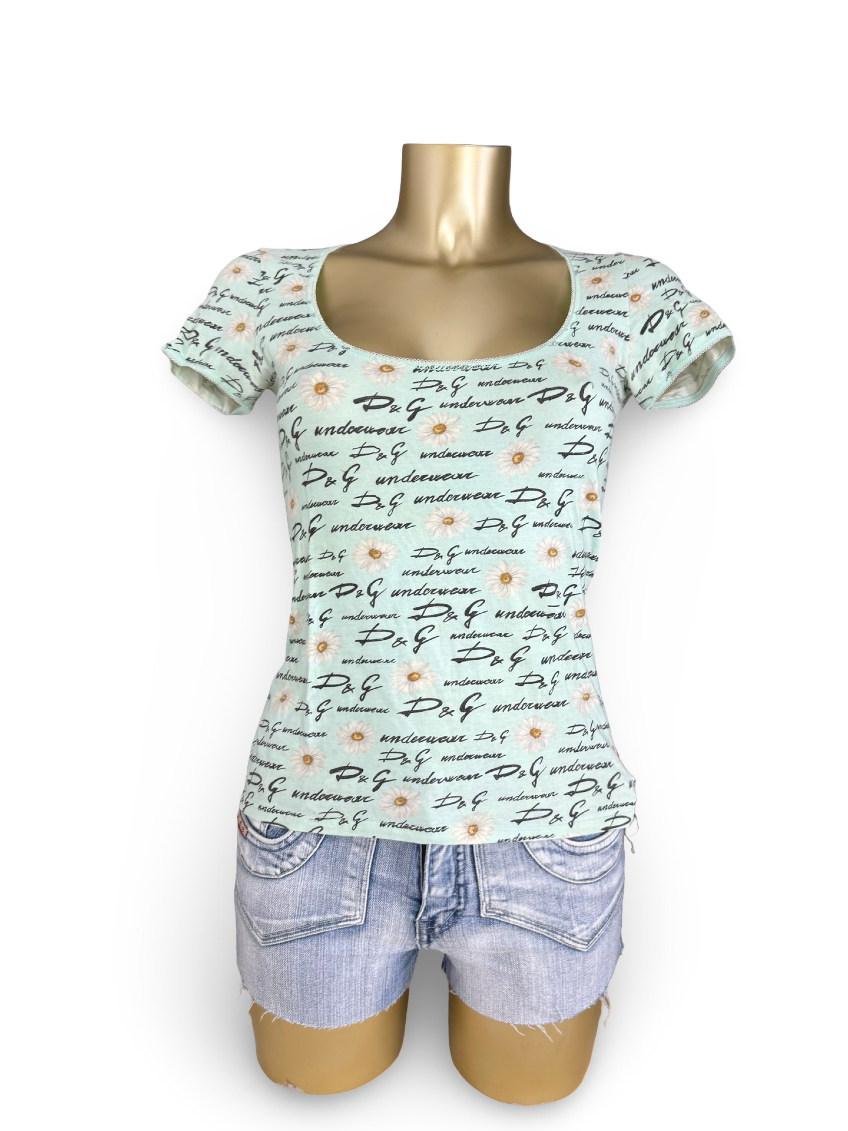 Baby blue floral graphic cotton tee (M)